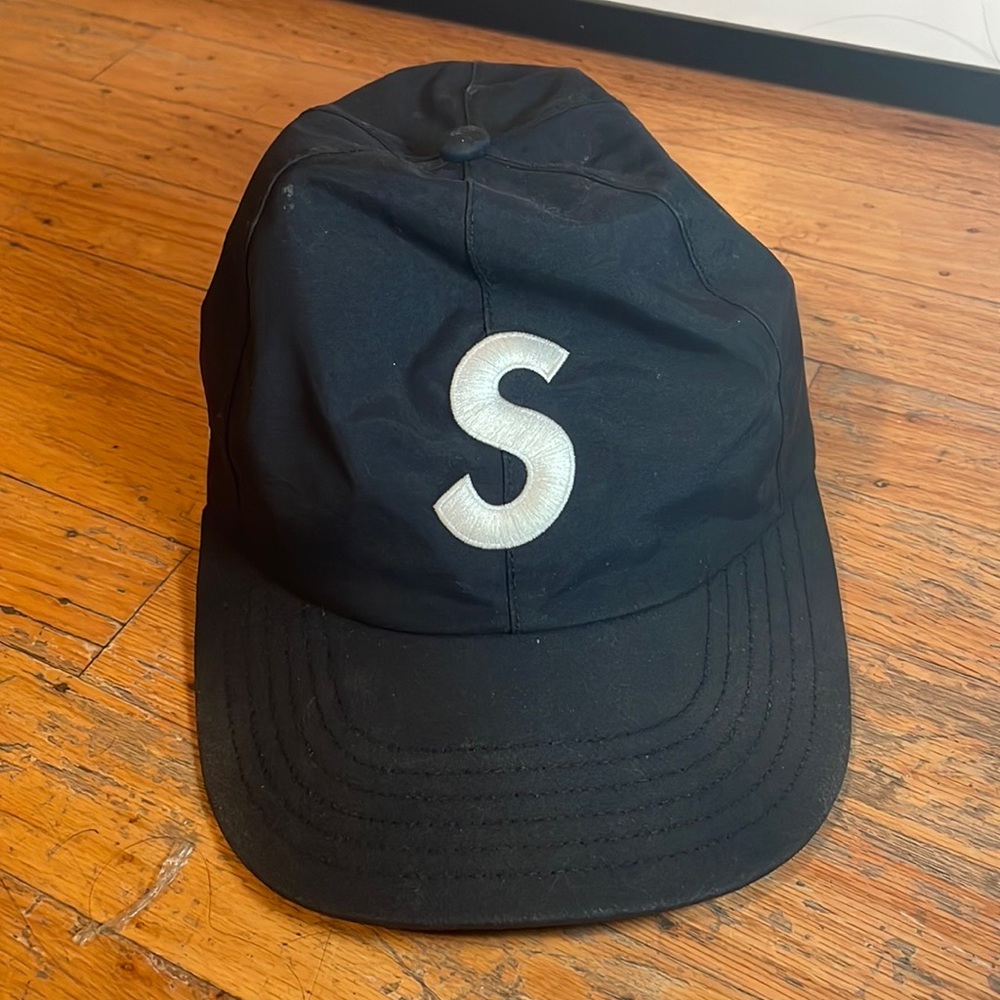 Used, As Is Black Supreme gore-tex cap